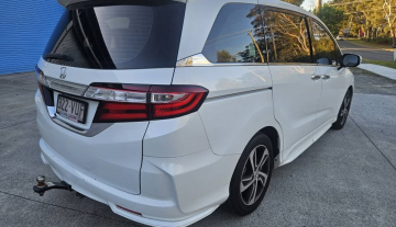 2015 Honda Odessey Vti- L Luxury 7.jpg
